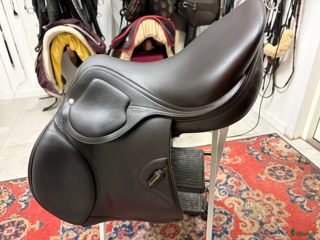 Sadlar hästutrustning till salu: Amerigo hoppsadel HC pinerolo i Bålsta - Annons 2