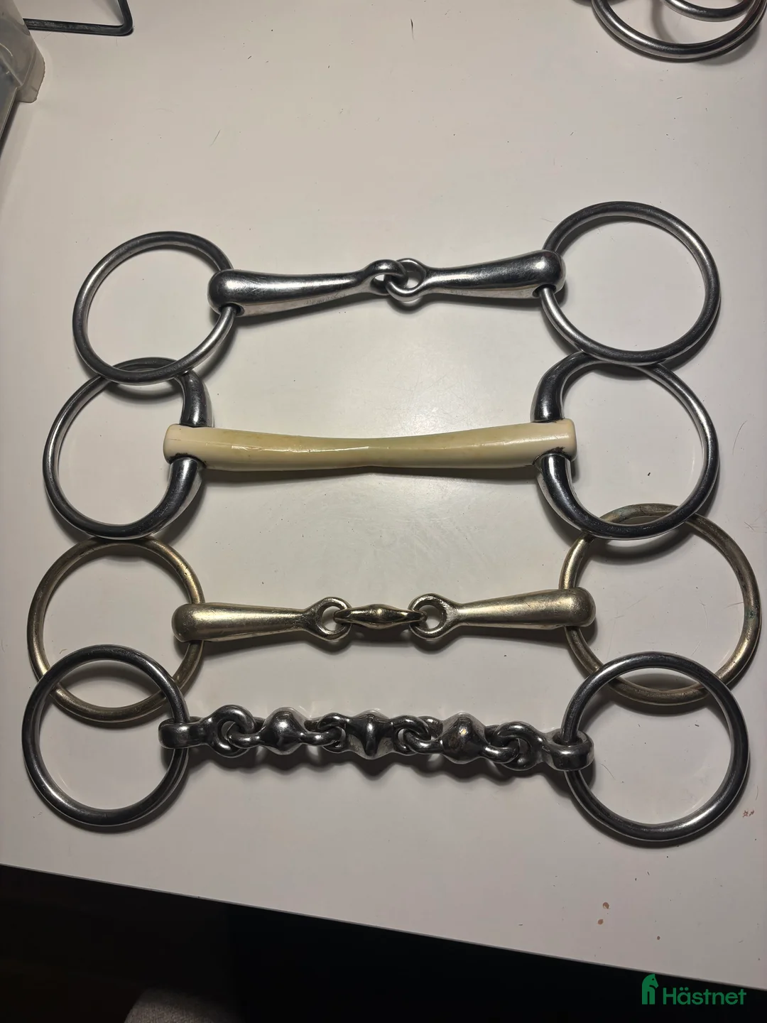 Bett hästutrustning till salu: Olika bett i Billdal - Annons 1