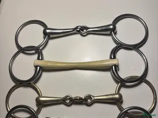 Bett hästutrustning till salu: Olika bett i Billdal - Annons 3