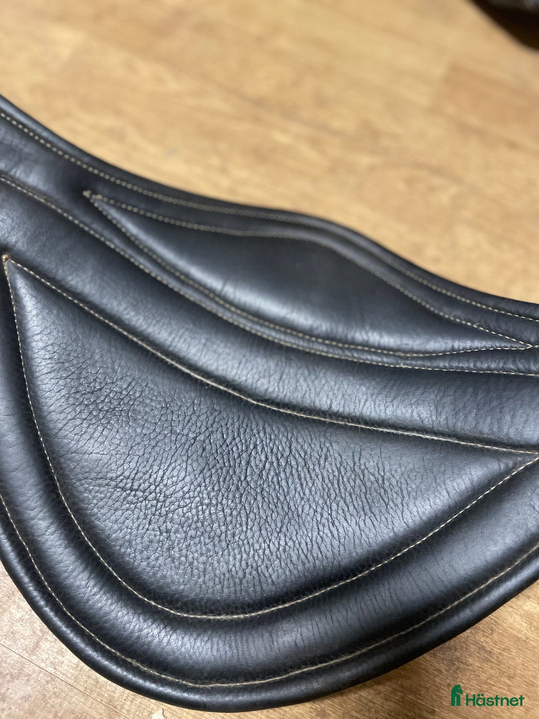 Sadeltillbehör hästutrustning till salu: Svart sadelgjord i Rolfstorp - Annons 5