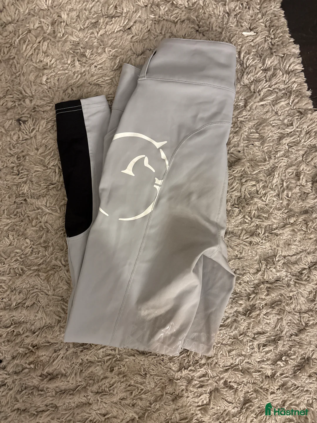 Ridbyxor ryttarutrustning till salu: Ljusgråa Vestrum ridbyxor - Annons 1