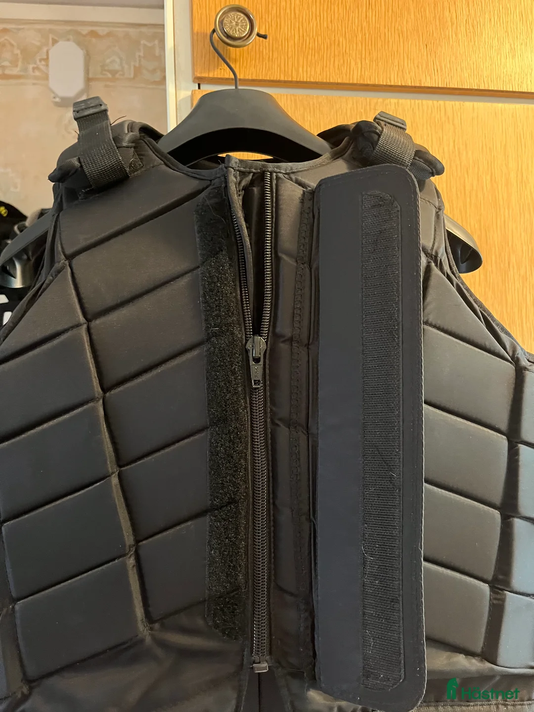 Säkerhetsvästar ryttarutrustning till salu: Ridväst i nyskick! - Annons 2