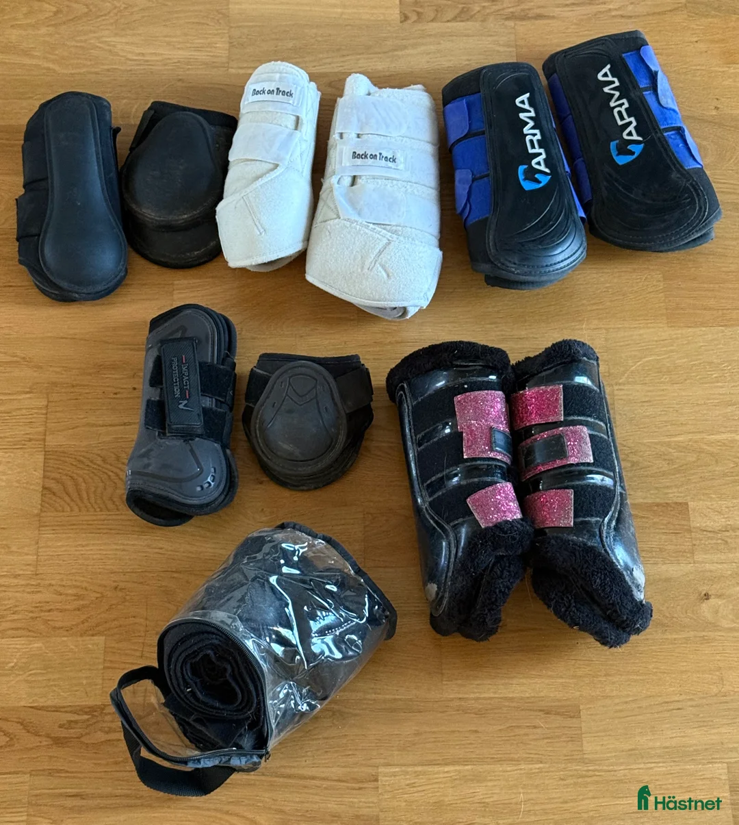 Benskydd hästutrustning till salu: Benskydd strl S-L 75kr/set  i Vikingstad - Annons 1