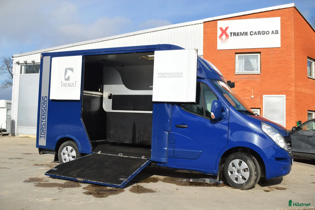 Hästlastbilar  fordon & transport till salu: Theault 2019 Hästlastbil 3 sits Hög lastvikt - Annons 2