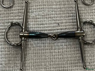 Bett hästutrustning till salu: Gag parerstänger 2-delat lås i Borlänge - Annons 16