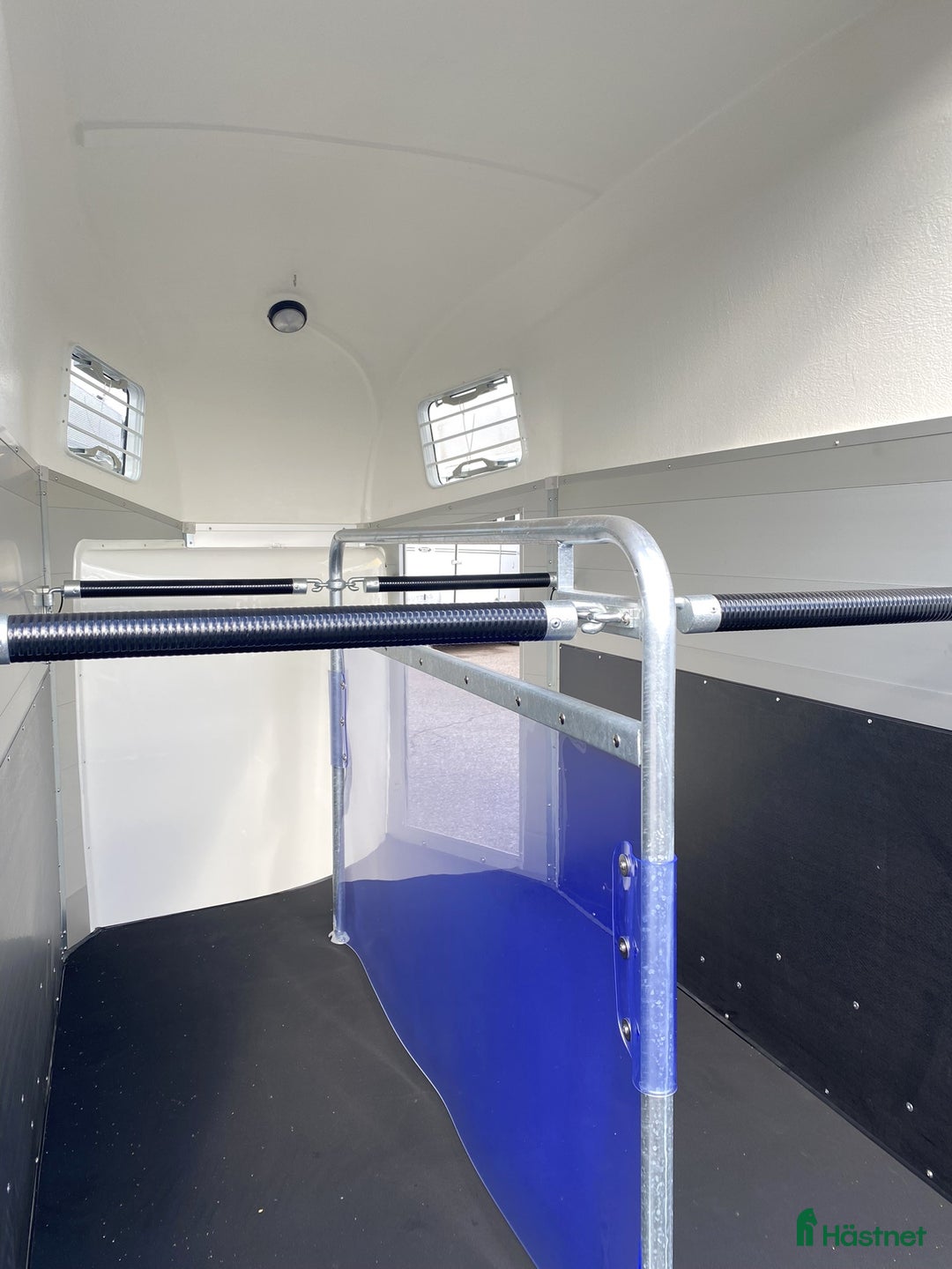 Hästtransporter  fordon & transport till salu: Tvåhästars Böckmann med sadelkammare i Kvicksund - Annons 2