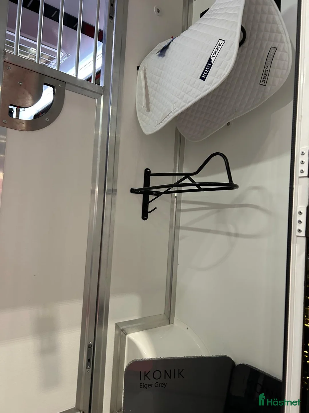 Hästlastbilar  fordon & transport till salu: Equi-Trek Ikonik 3 sits  - Annons 9