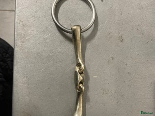 Bett hästutrustning till salu: Bridongbett sprenger i Töllsjö - Annons 1