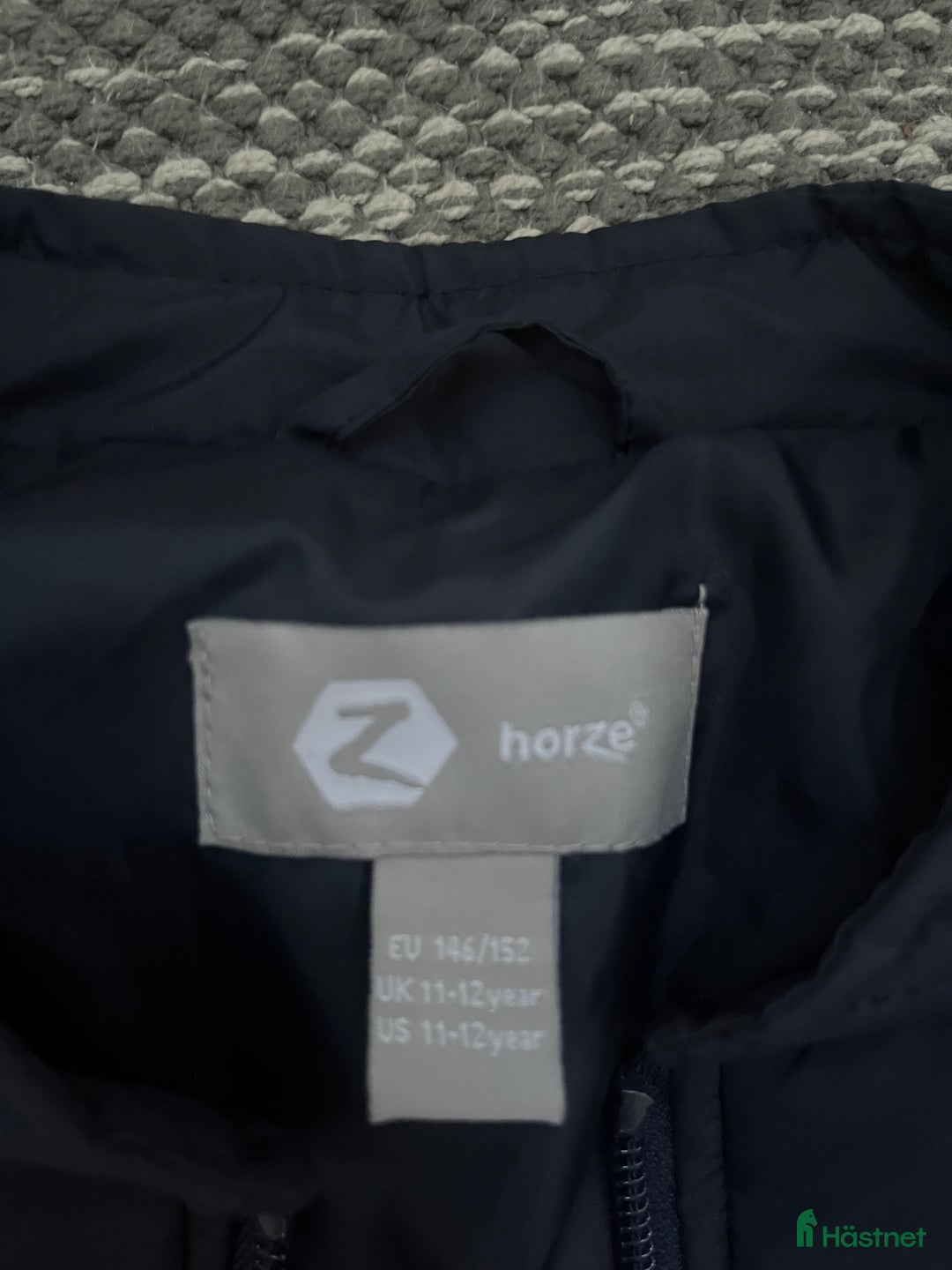 Jackor & Kavajer ryttarutrustning till salu: Väst  i Habo - Annons 3