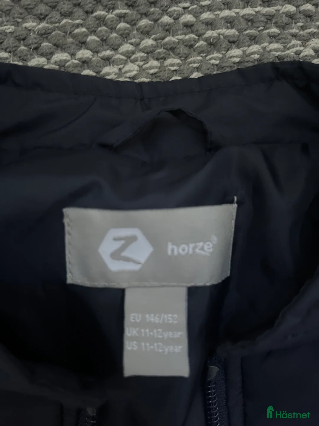 Jackor & Kavajer ryttarutrustning till salu: Väst  i Habo - Annons 3