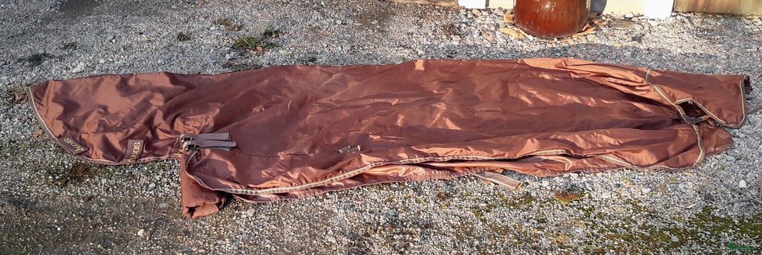 Täcken hästutrustning till salu: Bucas med fast hals stl. 140 i Sollebrunn - Annons 1