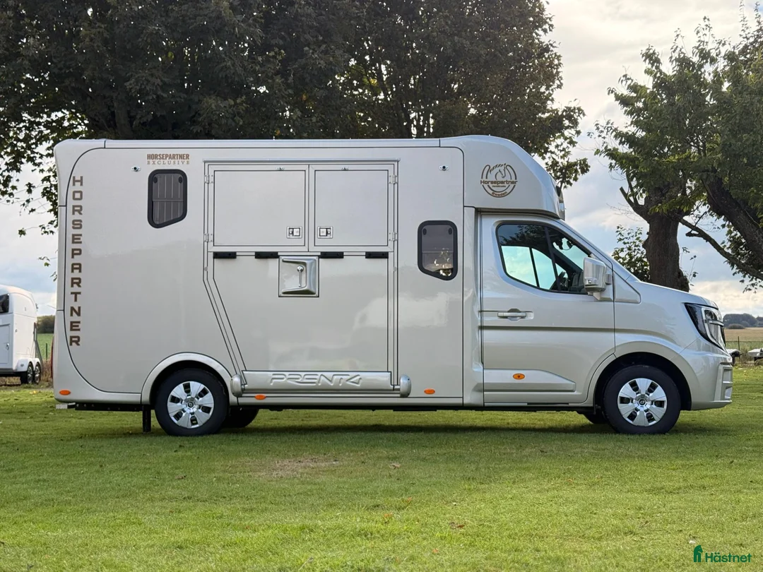 Hästlastbilar  fordon & transport till salu: Horsepartner Exclusive Hästlastbil - Annons 2