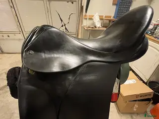 Sadlar hästutrustning Dressyr sadel i Kil - Annons 6
