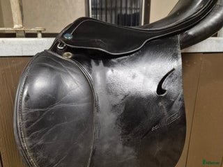 Sadlar hästutrustning till salu: Fin hopp sadel i Skåpafors - Annons 17