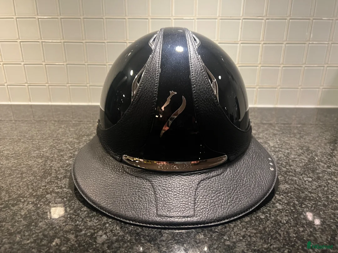 Hjälmar ryttarutrustning till salu: Antares Premium Glossy Eclipse Swarowski - Annons 1