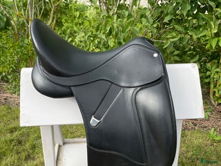 Sadlar hästutrustning till salu: Bates Classic dressyrsadel 17,5” Medium i Täby - Annons 8