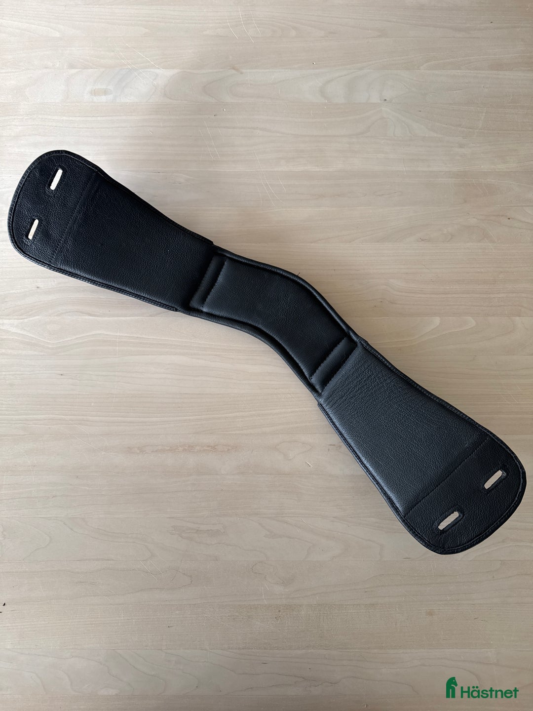 Sadeltillbehör hästutrustning till salu: Karlslund anatomisk lädergjord 55cm i Tjureda - Annons 4