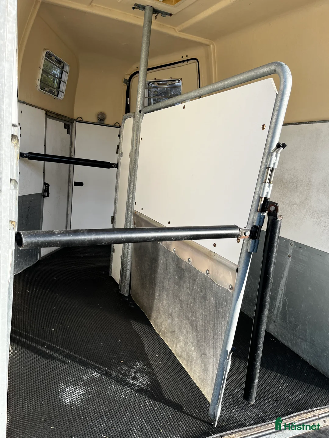 Hästtransporter  fordon & transport till salu: Fronturlastning - Annons 4