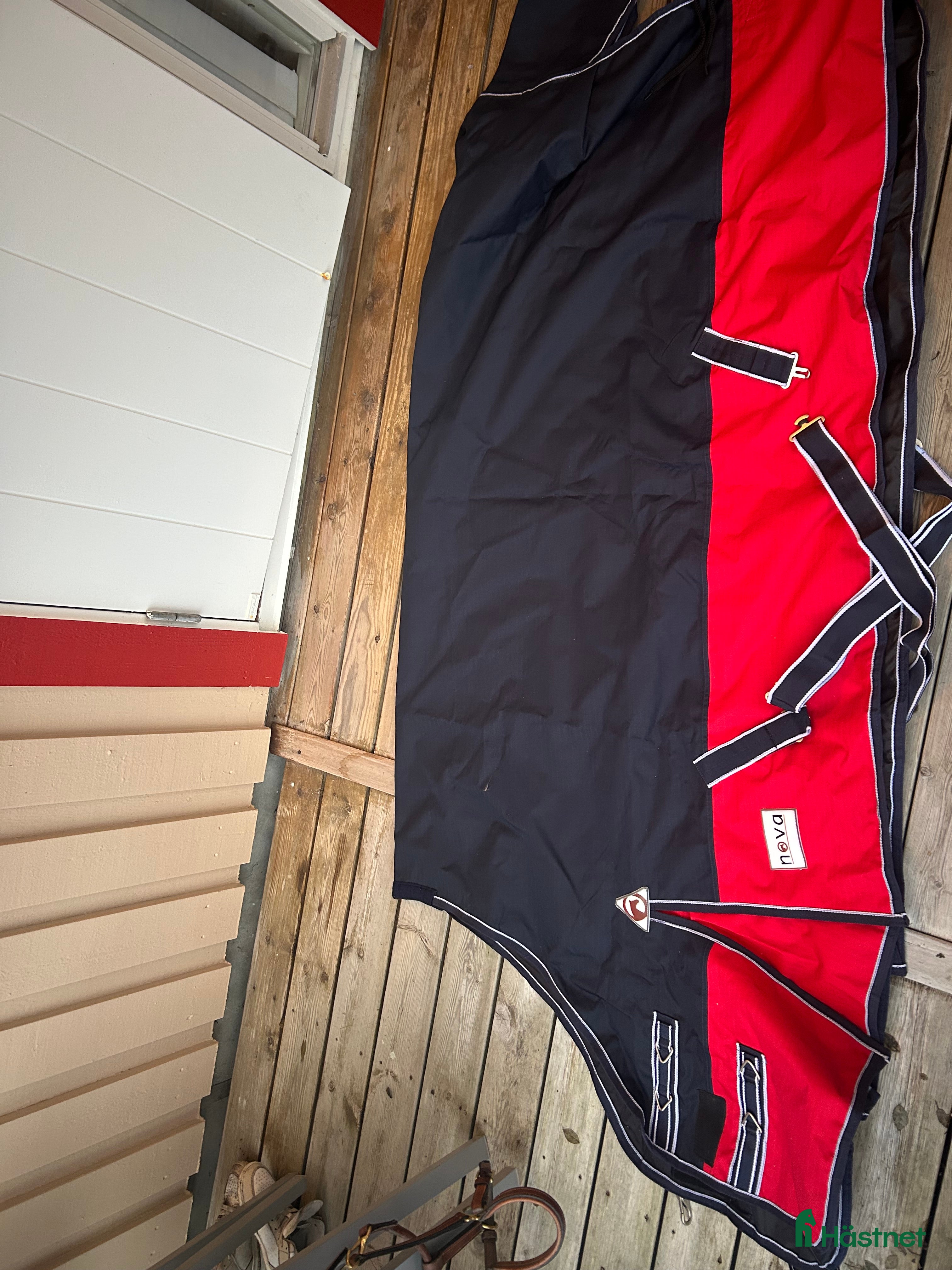 Täcken hästutrustning till salu: Nytt regntäcke  i Munkedal - Annons 4