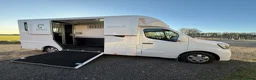 Hästlastbilar  fordon & transport till salu: Theault 5 sitsig stuteriinredning  - Annons 1