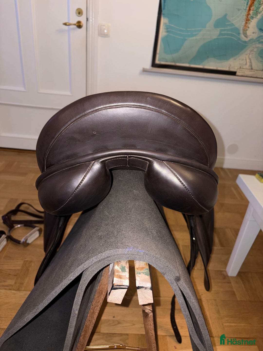 Sadlar hästutrustning till salu: Brun dressyrsadel ideal arwen i Farsta - Annons 4