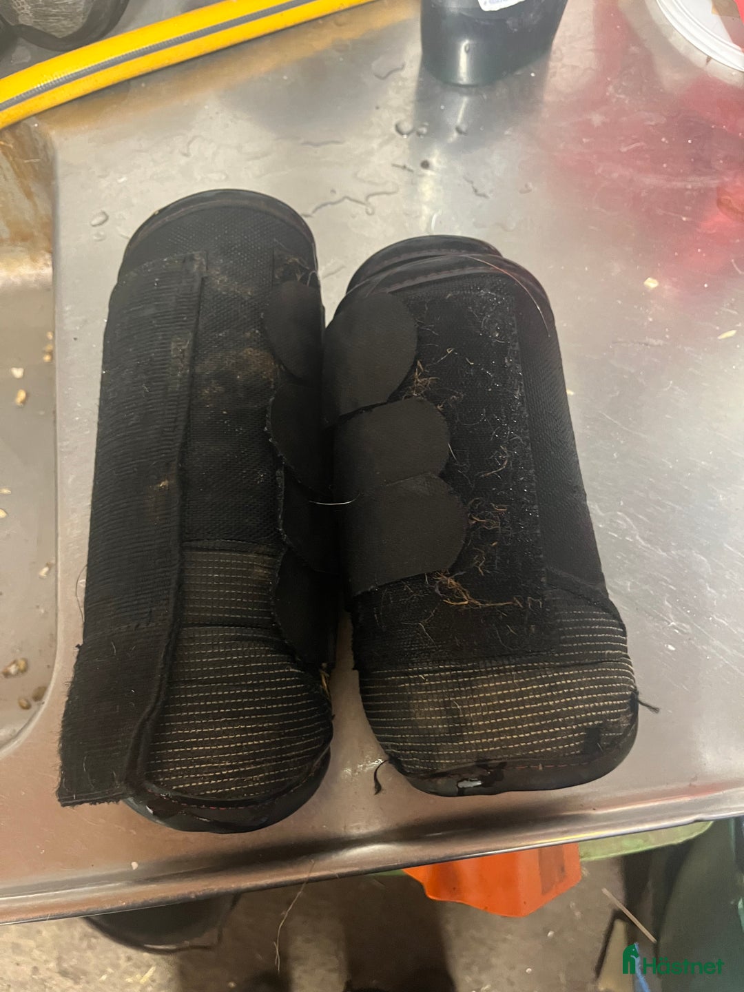 Benskydd hästutrustning till salu: Fälttävlans skydd i Lammhult - Annons 3