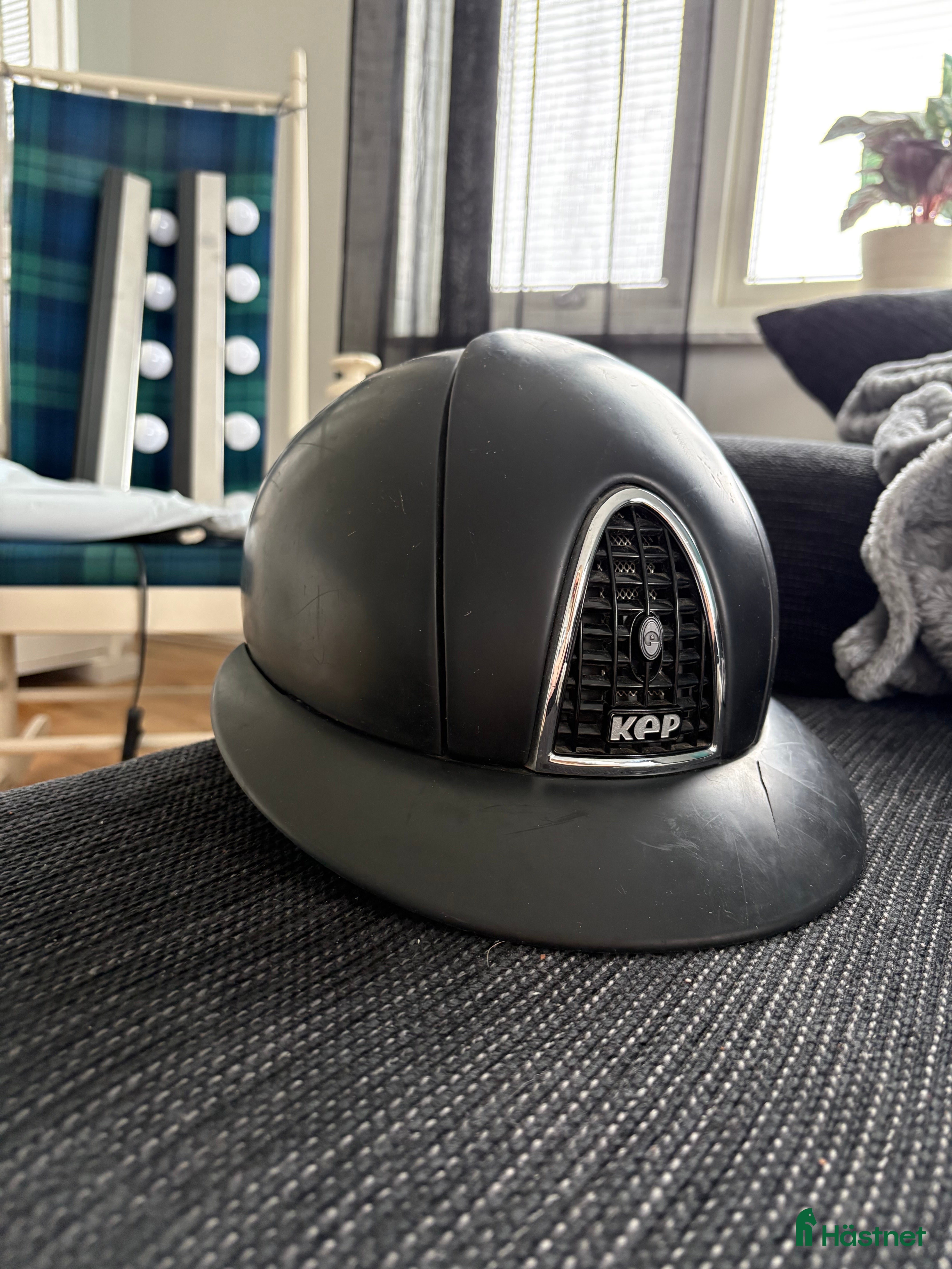 Hjälmar ryttarutrustning till salu: Säljer min kep  i Kolbäck - Annons 5