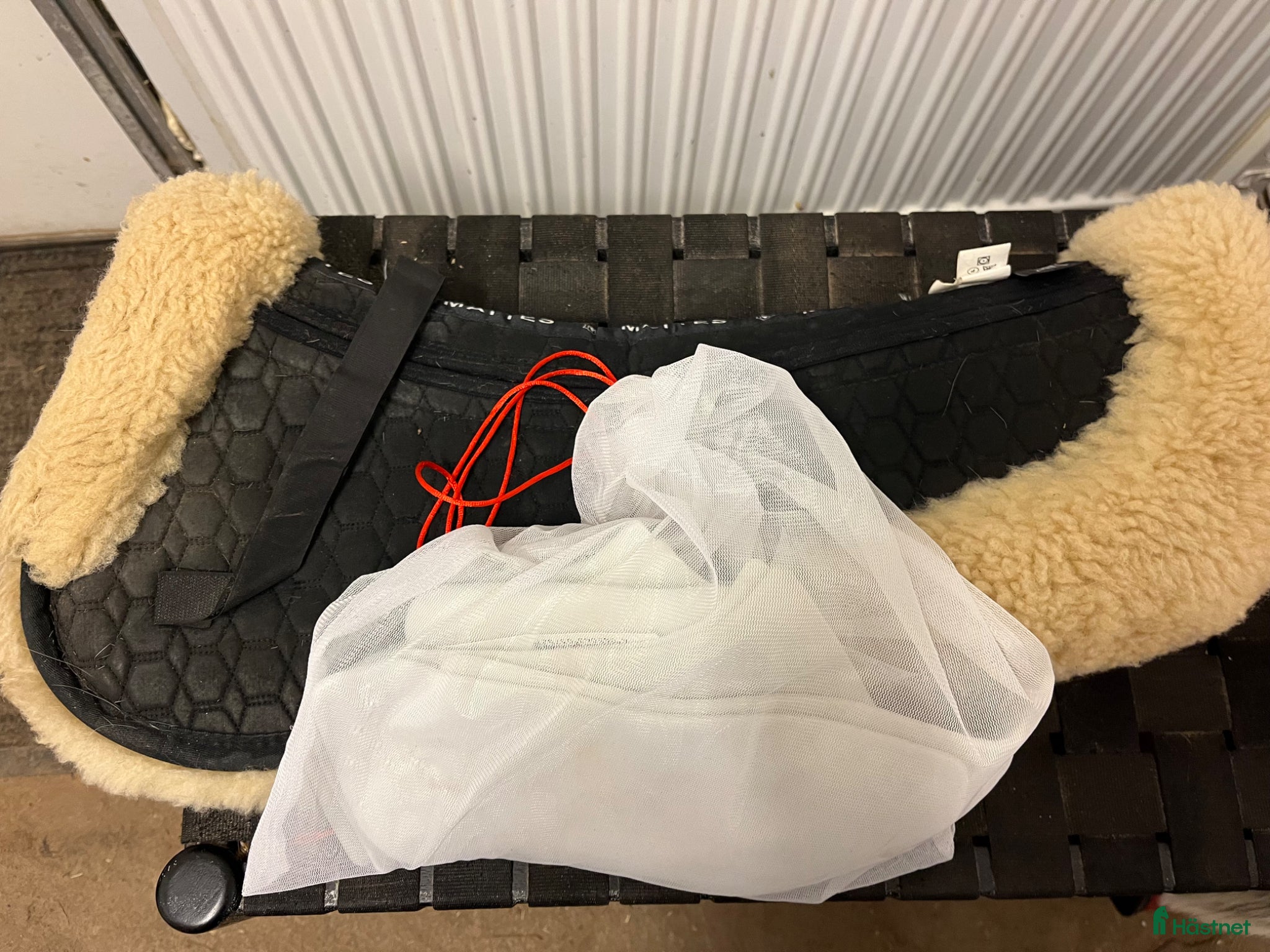 Sadeltillbehör hästutrustning Svart mattes fårskinnspadd - Annons 4