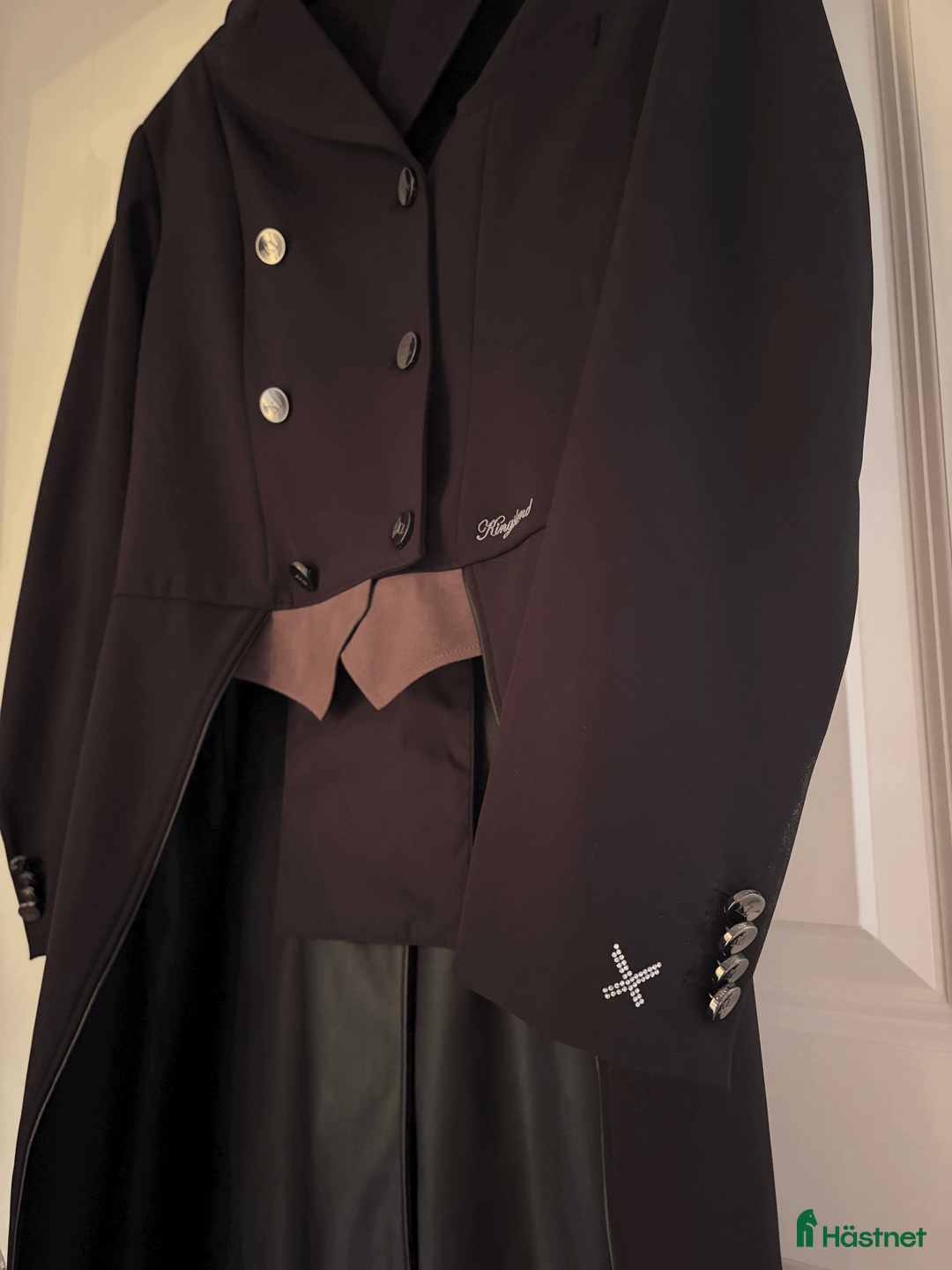 Jackor & Kavajer ryttarutrustning till salu: Kingsland frack - Annons 2