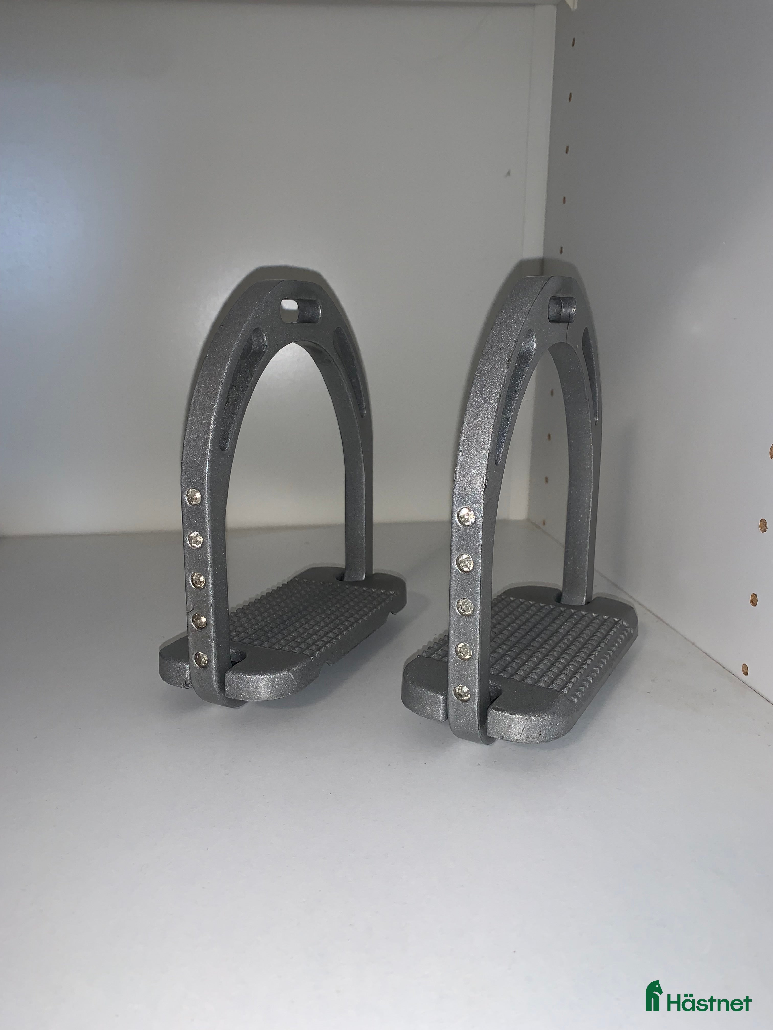 Stigbyglar hästutrustning Fina stigbyglar  i Lindome - Annons 17