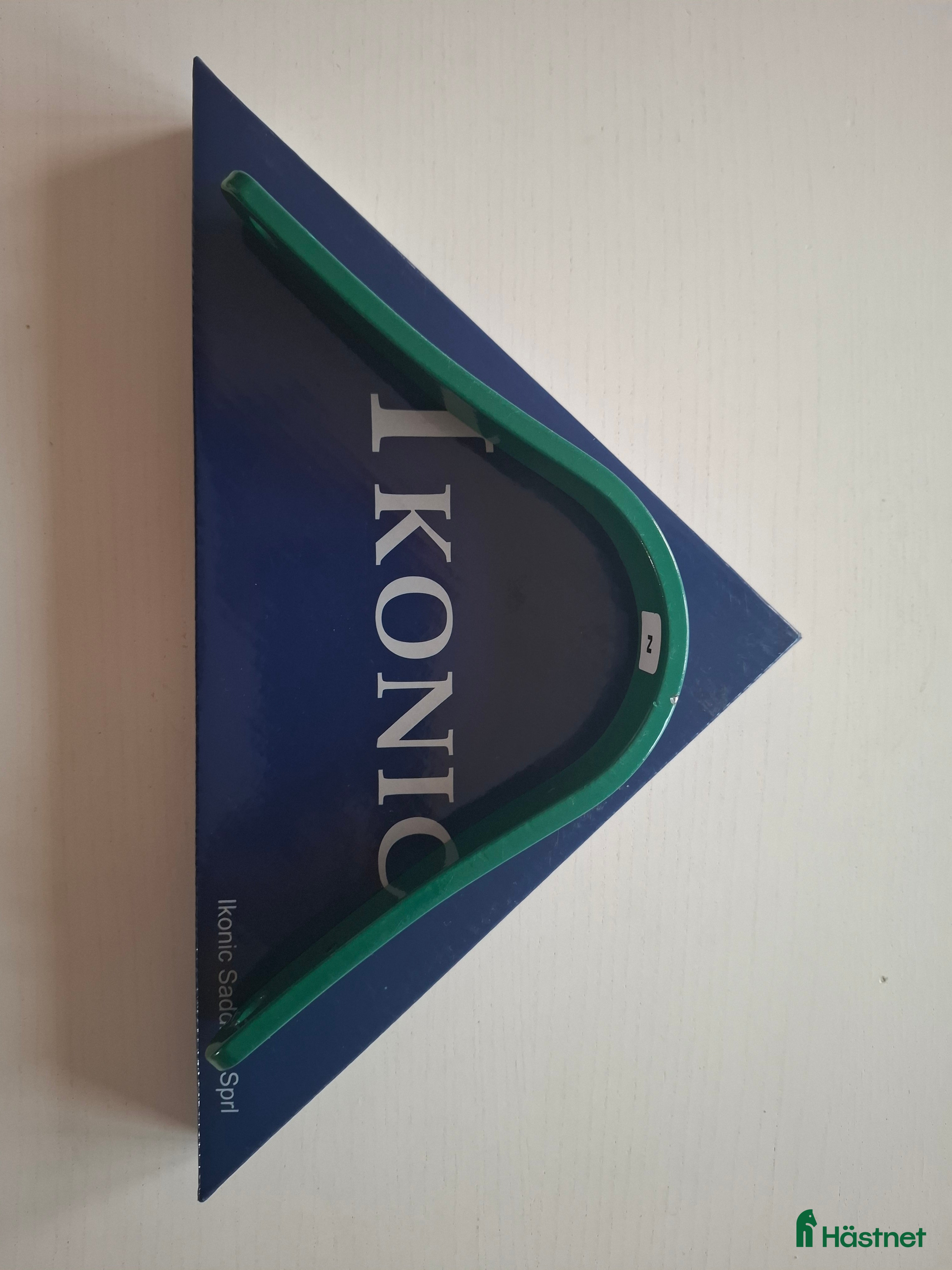 Sadeltillbehör hästutrustning till salu: Koppjärn Ikonic hoppsadel Narrow i Sollentuna - Annons 21