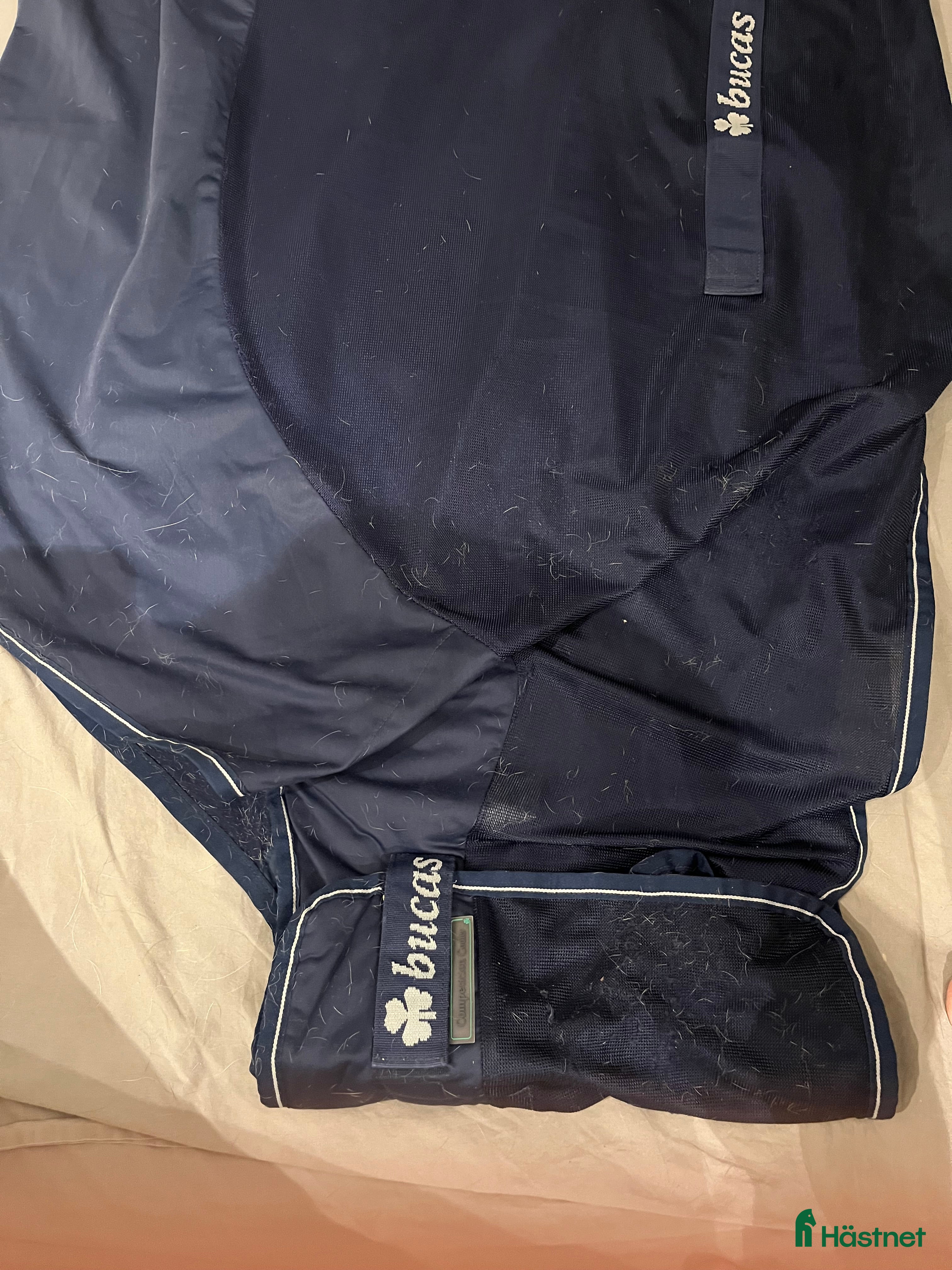 Täcken hästutrustning till salu: Bucas competition cooler i Solna - Annons 13