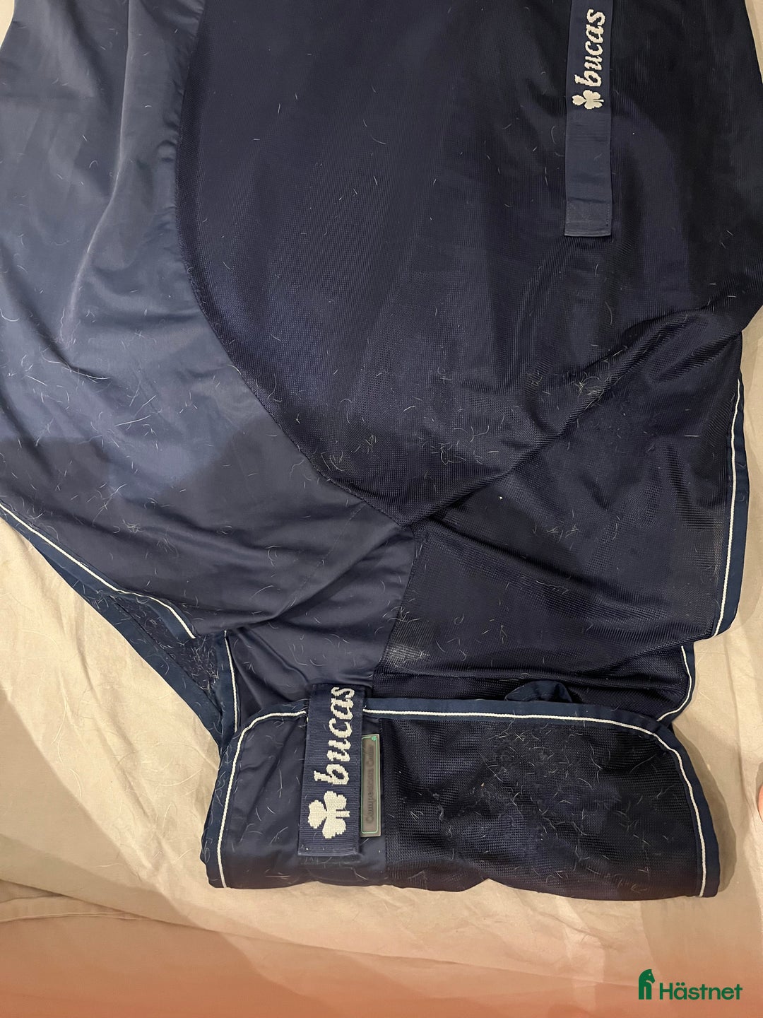 Täcken hästutrustning till salu: Bucas competition cooler i Solna - Annons 1