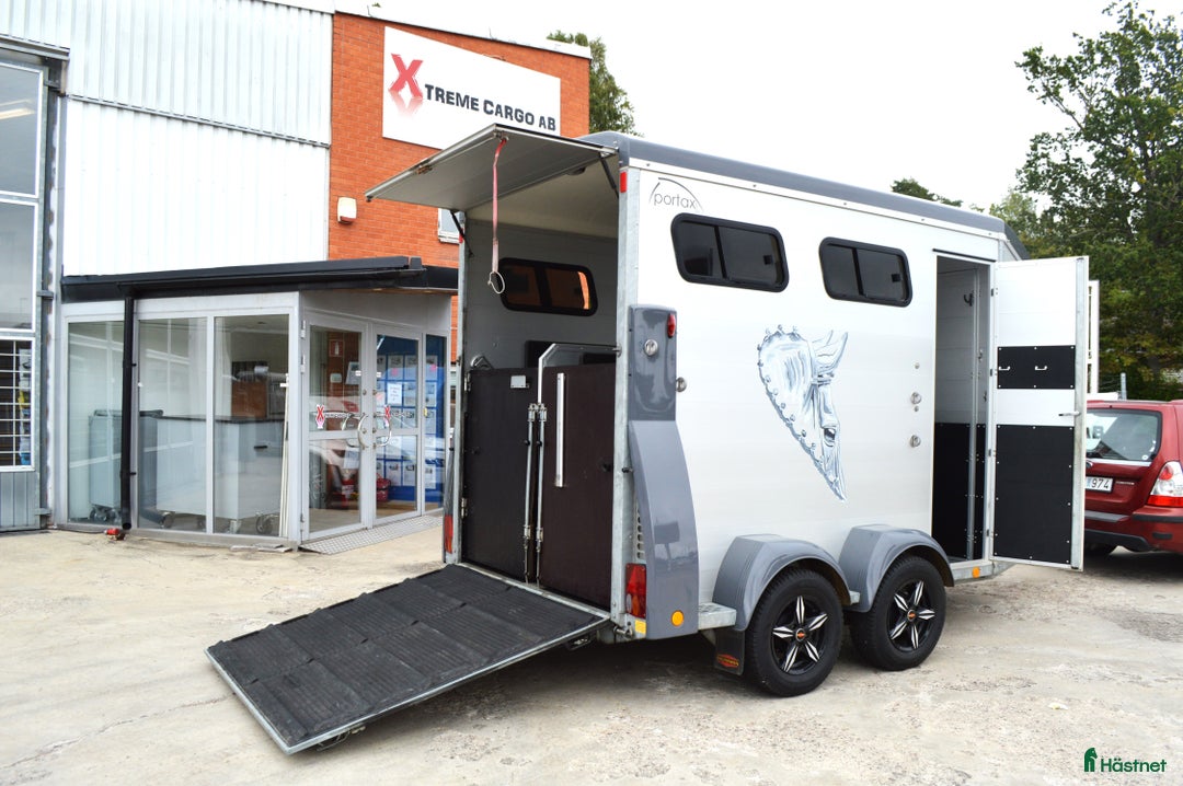Hästtransporter  fordon & transport till salu: Böckmann Portax LSR 2020 Totalvikt 2700kg i Kvicksund - Annons 2