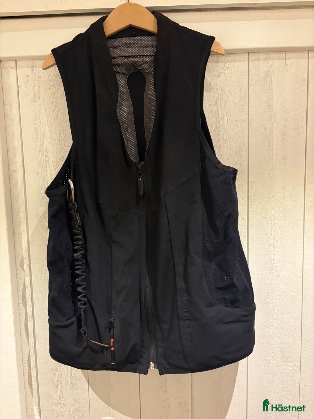 Säkerhetsvästar ryttarutrustning till salu: Freejump airbag  i Nälden - Annons 1