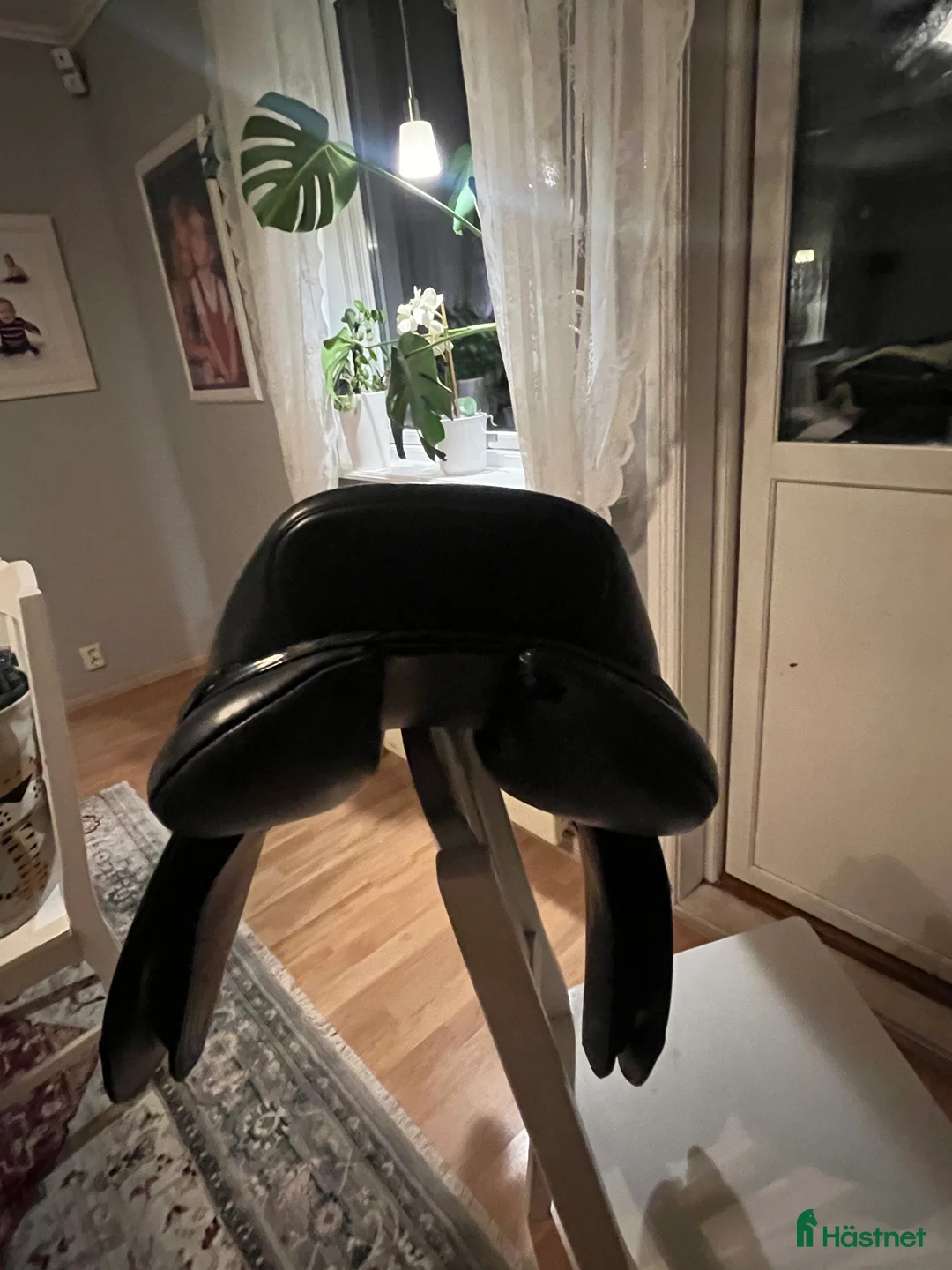 Sadlar hästutrustning till salu: Ikonic light hoppsadel till salu i Strömstad  - Annons 4