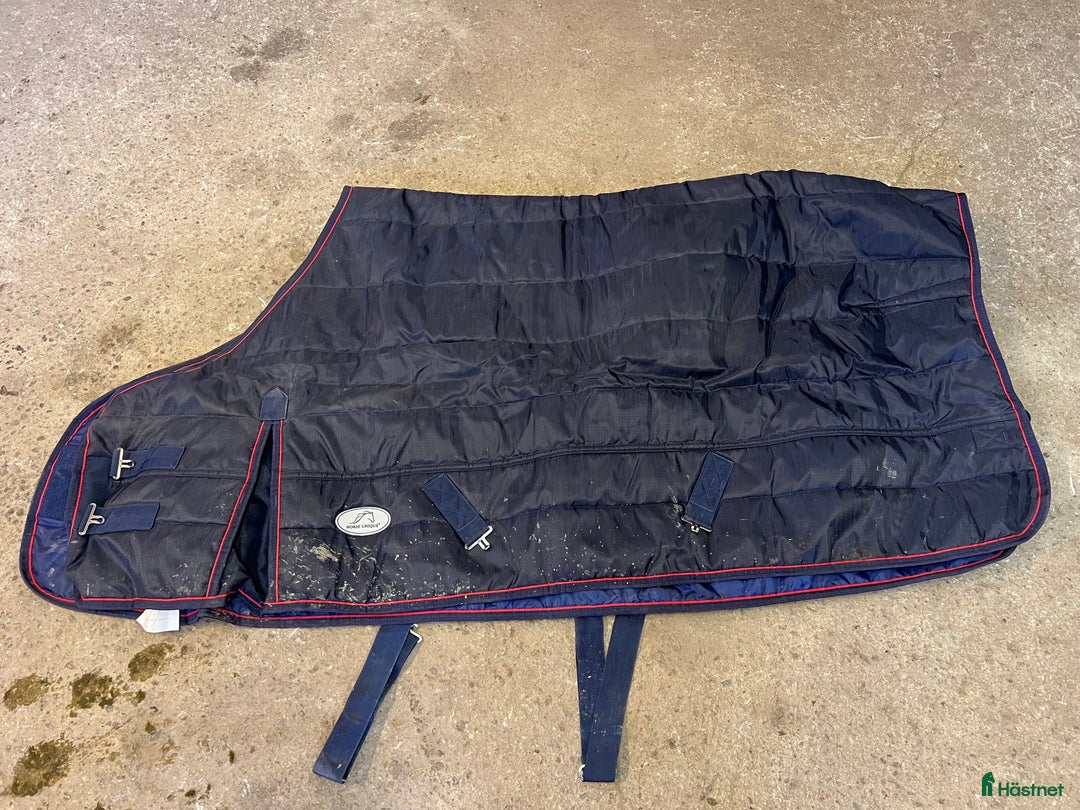 Täcken hästutrustning till salu: Olika täcken  i Ingarö - Annons 2