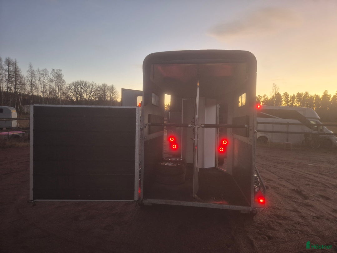 Hästtransporter  fordon & transport till salu: Cheval Touring viktad för B-kort i Falun - Annons 9