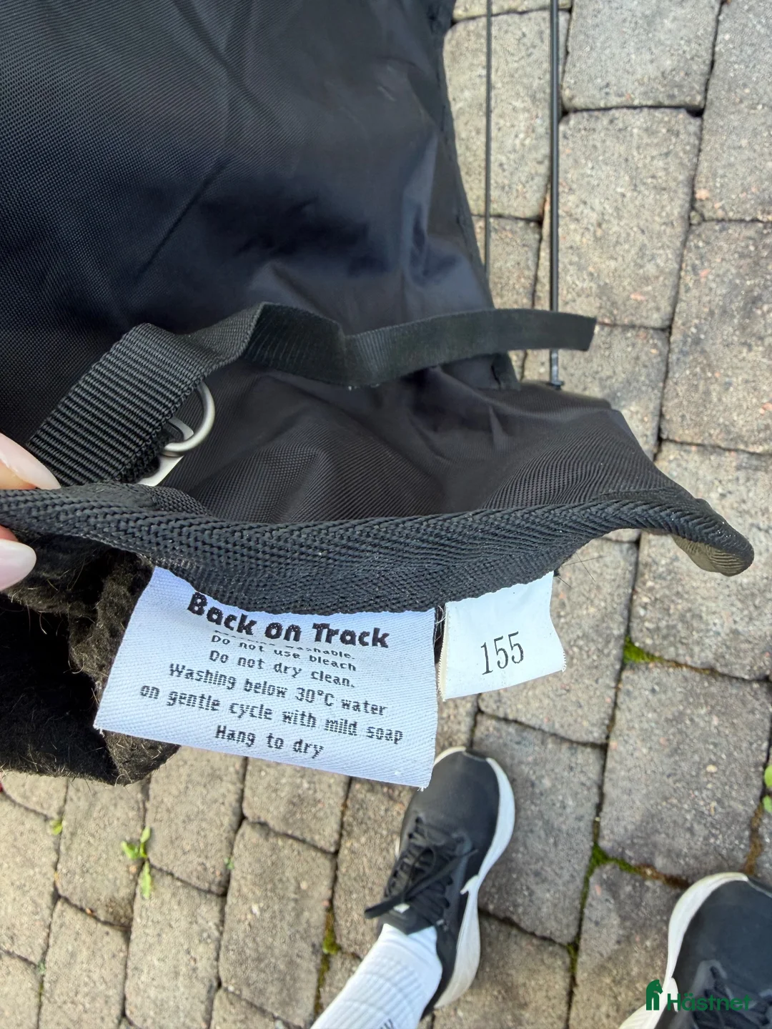 Täcken hästutrustning till salu: BACK ON TRACK Ländtäcke - Annons 4