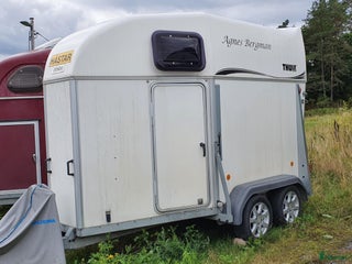 Hästtransporter fordon & transport till salu: Thule Royal 135 i Österskär - Annons 4