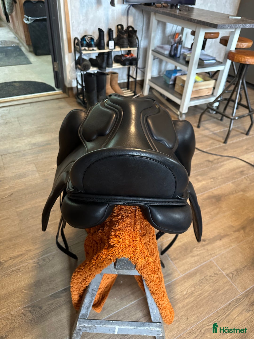 Sadlar hästutrustning till salu: Dressyrsadel i Hova - Annons 3