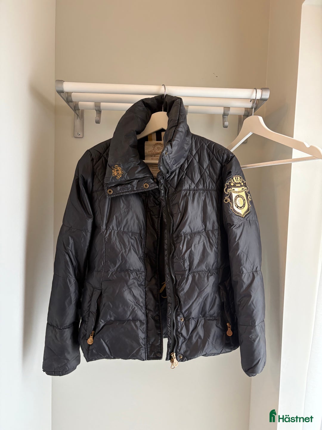 Jackor & Kavajer ryttarutrustning till salu: Dunjacka Mountain Horse i Kungsbacka - Annons 1