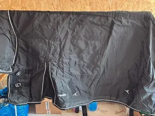 Täcken hästutrustning 🐎 Täcke 155 med hals – nyskick! - Annons 3