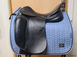 Sadlar hästutrustning till salu: Prestige Top Dressage kk i Hamneda - Annons 24