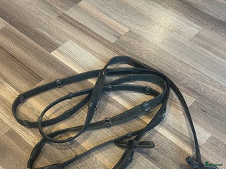 Bett hästutrustning till salu: Tvådelat bett med tyglar i Huddinge - Annons 2