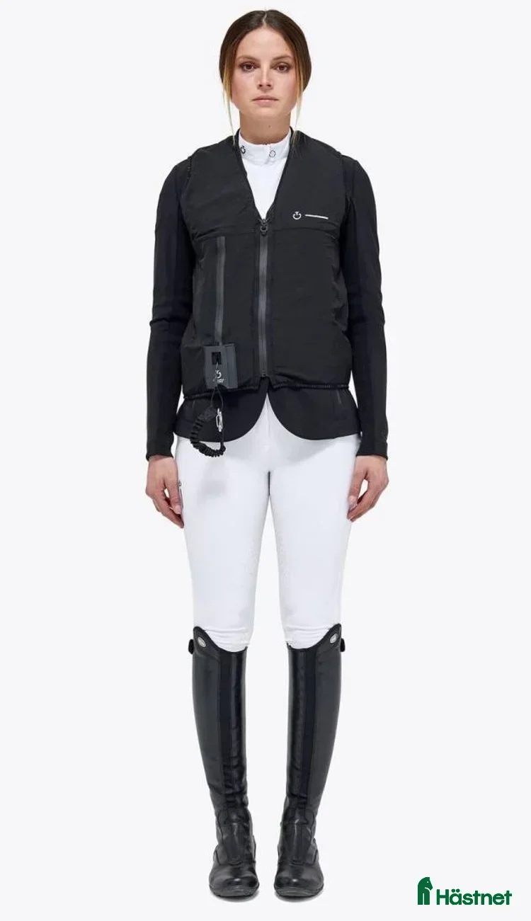 Säkerhetsvästar ryttarutrustning till salu: Airbag Cavalleria Toscana  - Annons 1