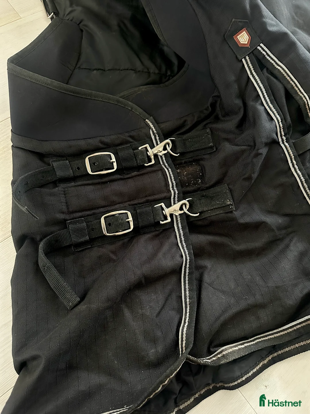 Täcken hästutrustning till salu: Vintertäcke 300g & halstäcke 100g - Annons 2