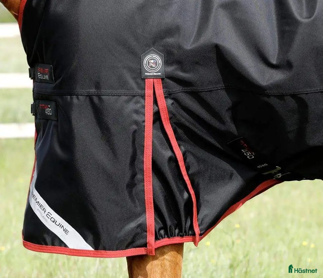 Täcken hästutrustning till salu: Nytt Vintertäcke Premier Equine Titan 450g i Älvsjö - Annons 4