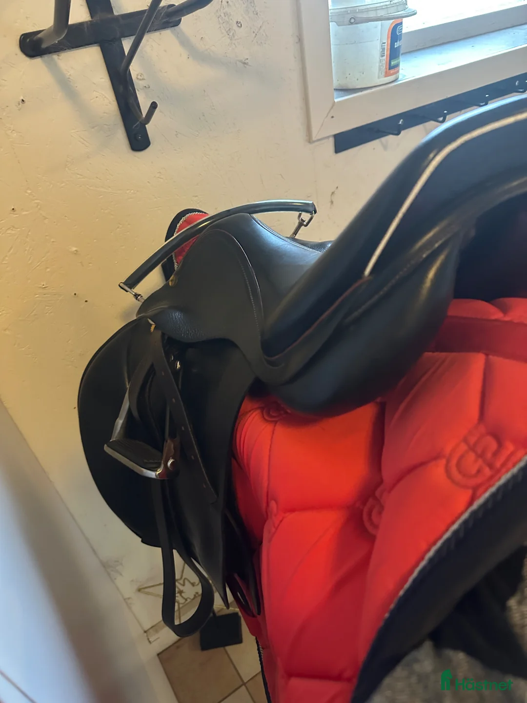 Sadlar hästutrustning till salu: Fin sadel säljes  - Annons 2