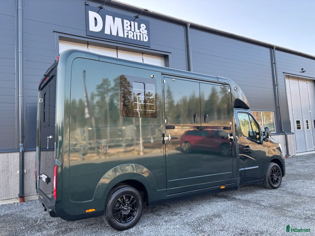 Hästlastbilar  fordon & transport till salu: STX 3sits Stuteri Automat 2021 1.279mil i Mariefred - Annons 2